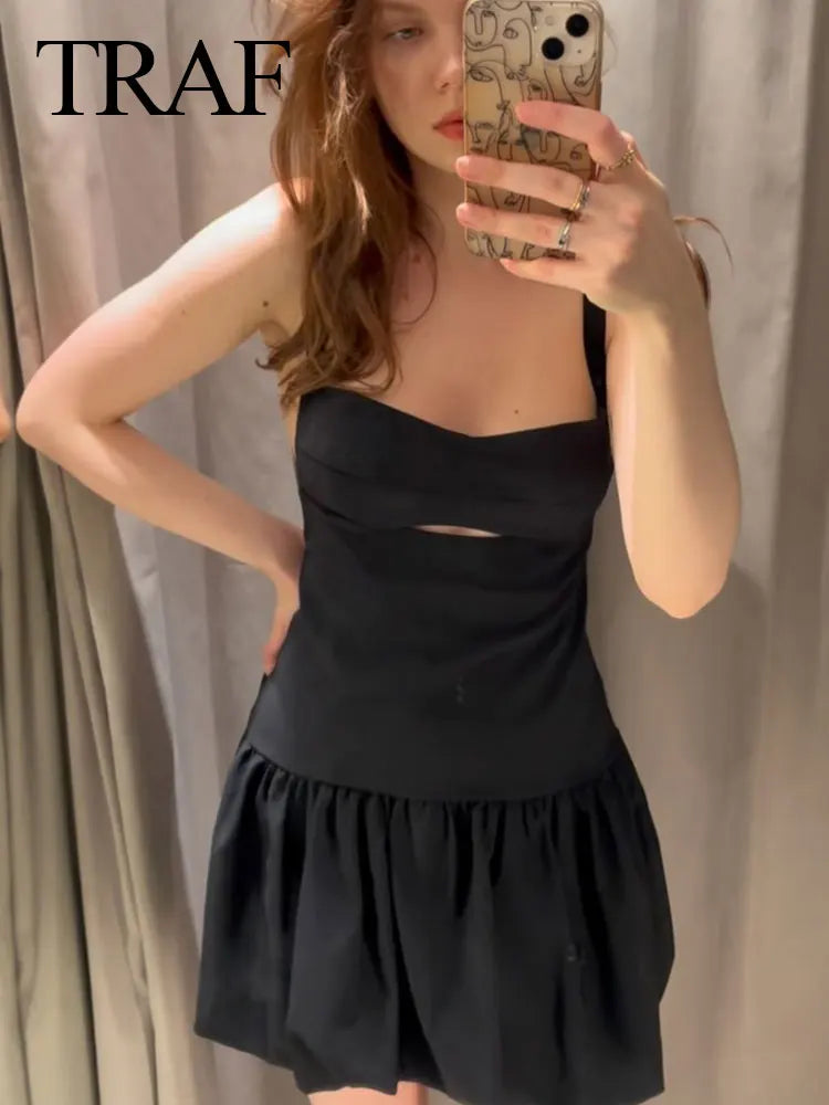 Hollow Out Pleated Fashion Sexy Mini Dress: Black Sleeveless Backless